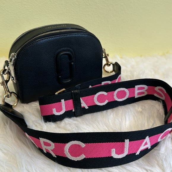 💯Authentic Marc Jacobs Black Crossbody Bag🍀 - Picture 1 of 17